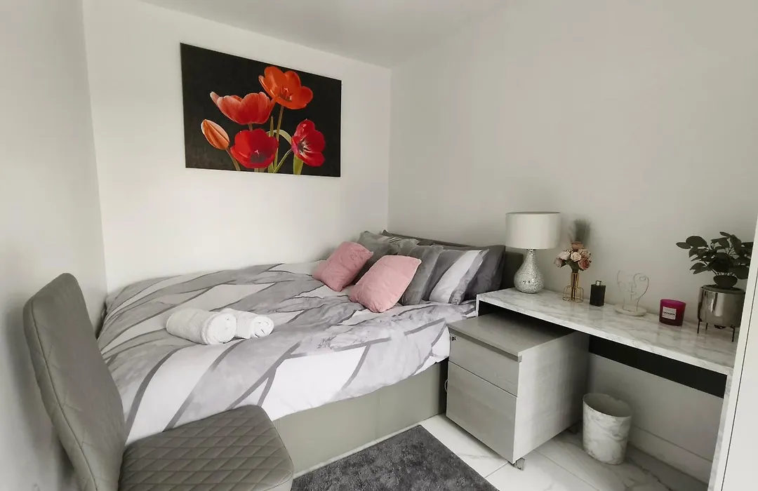 Shared House - 10 Mins From Piccadilly Station/Man Uni/O2 Apollo-1