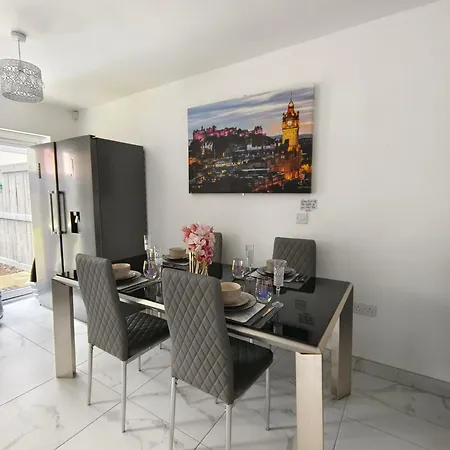 Shared House - 10 Mins From Piccadilly Station/Man Uni/O2 Apollo-2