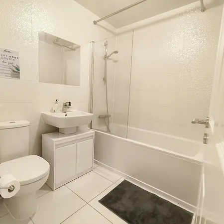 Shared House - 10 Mins From Piccadilly Station/Man Uni/O2 Apollo-3